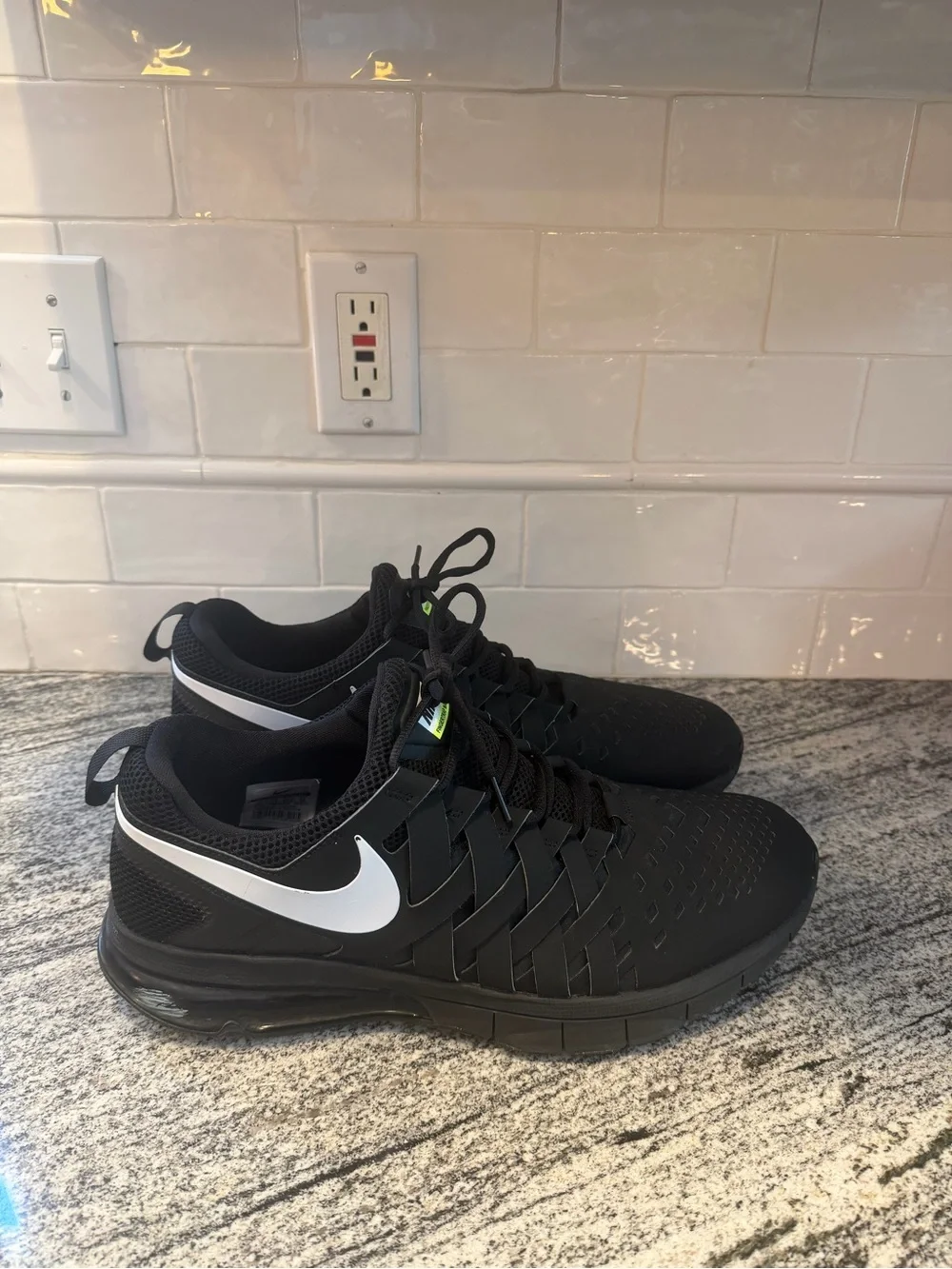 Men’s Nike Fingertrap Max TB 666410-010 Size 15